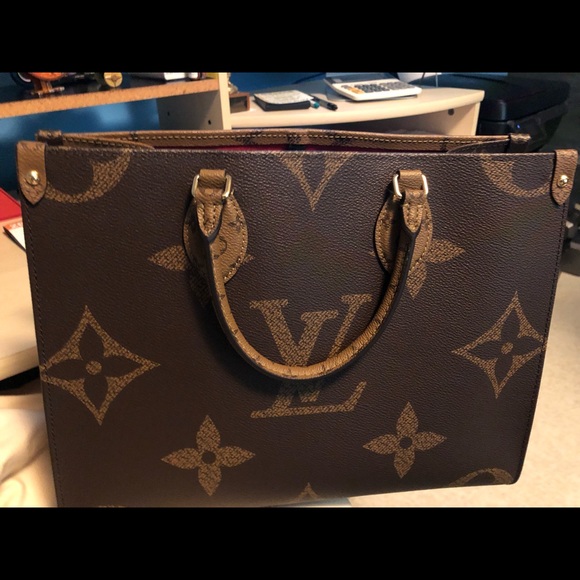 Louis Vuitton Reverse Monogram Canvas On The Go GM. Microchip